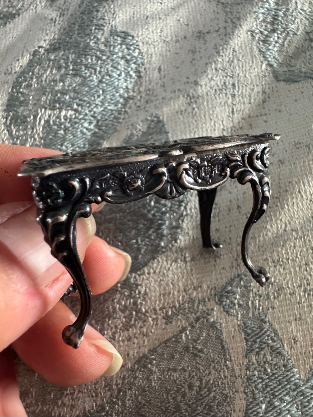 Miniature silver table, hallmarked Birmingham 1901, Levi and Salaman, 11g weight